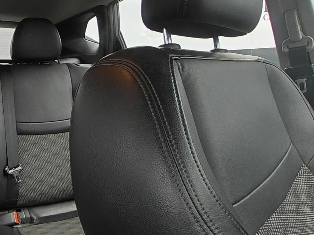 Used 2022 Nissan Rogue Sport SV w/ Technology Package FWD image 11