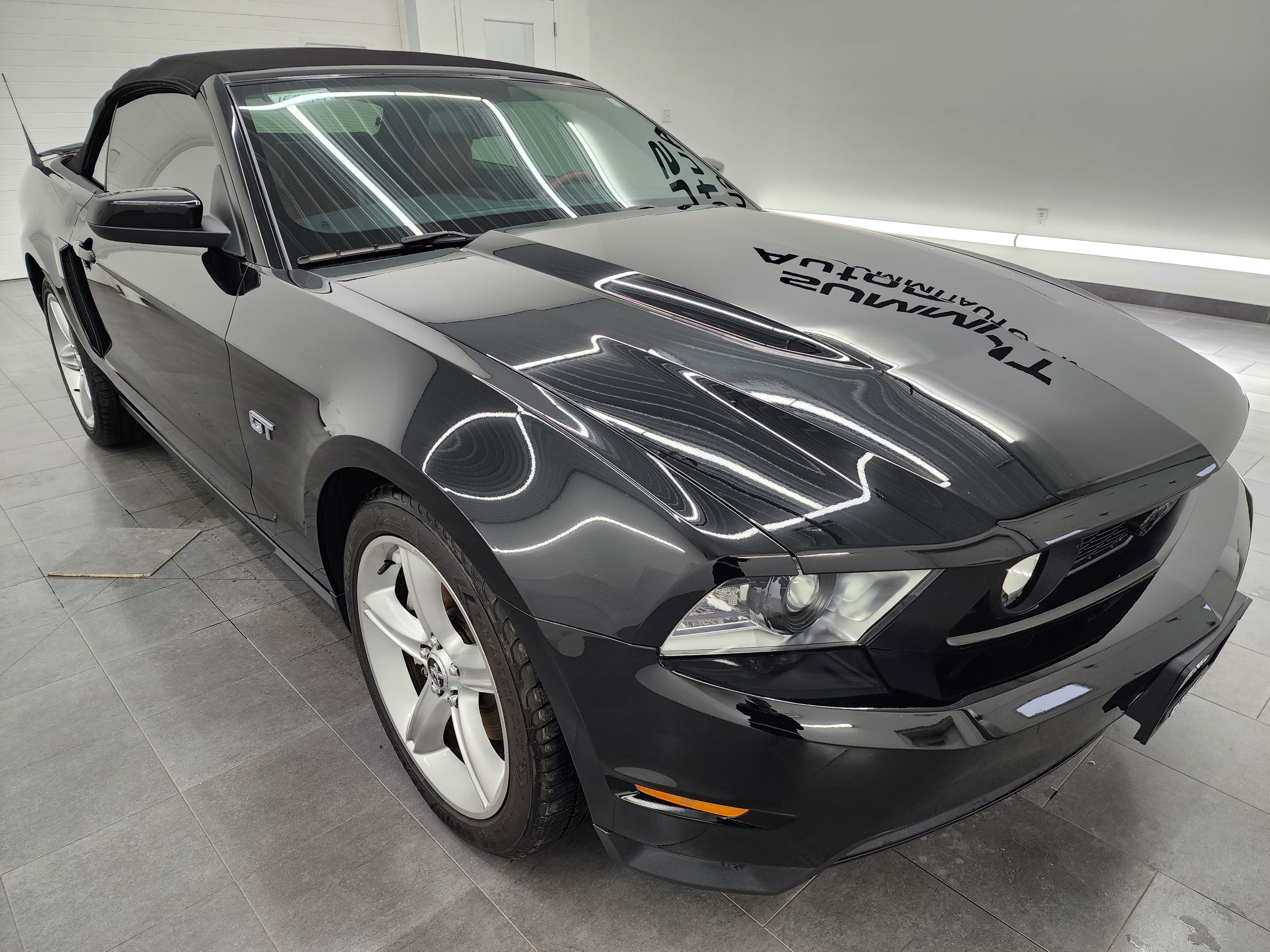 Used 2010 Ford Mustang GT Premium image 2