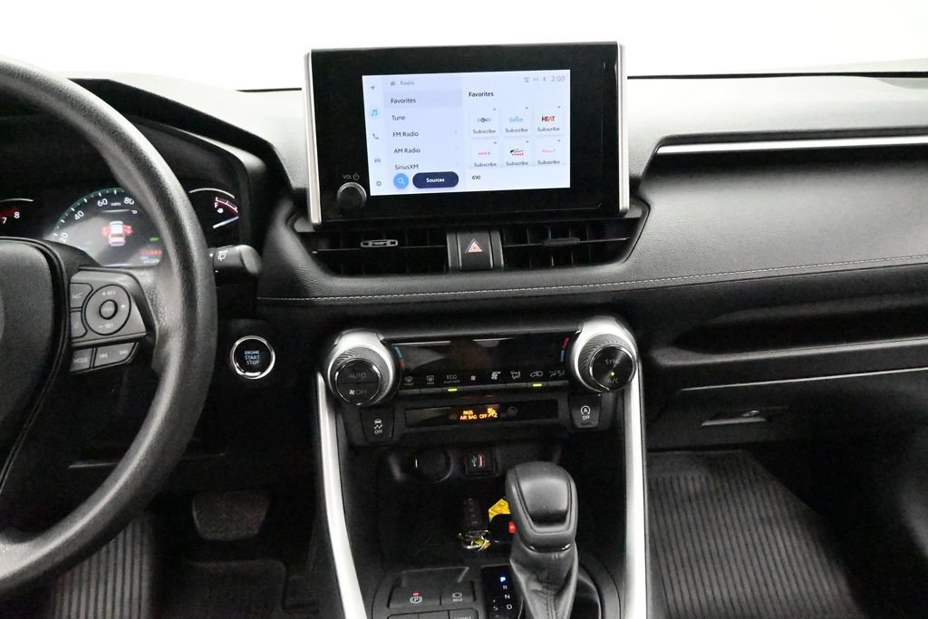 Used 2023 Toyota RAV4 XLE AWD/4WD image 15