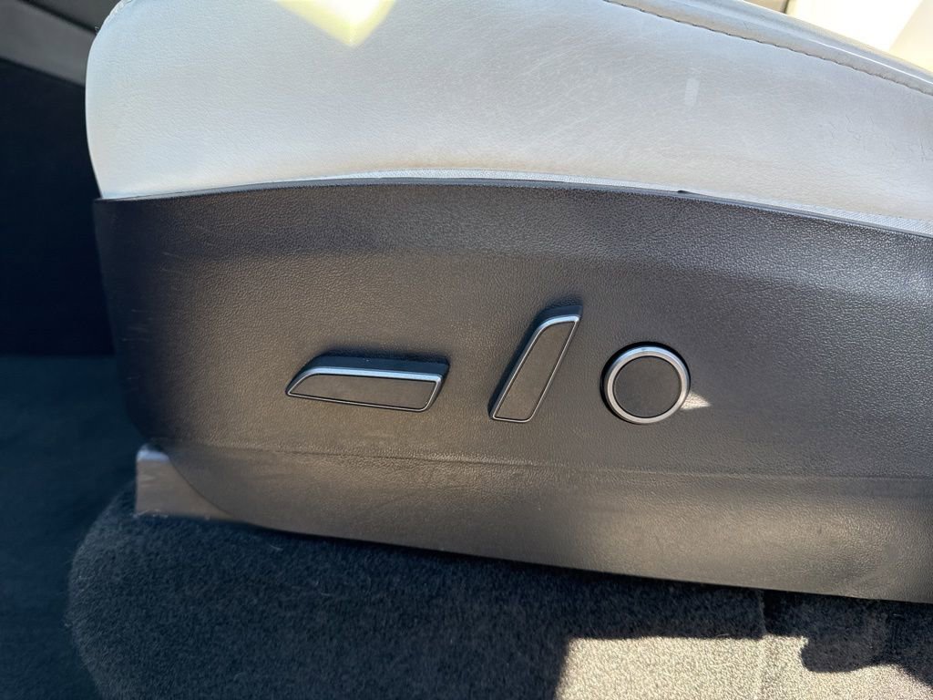 Used 2022 Tesla Model Y Performance image 11