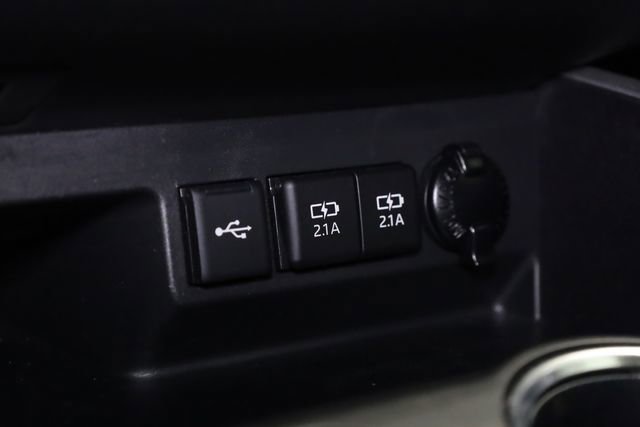 Used 2021 Toyota Highlander XLE image 24