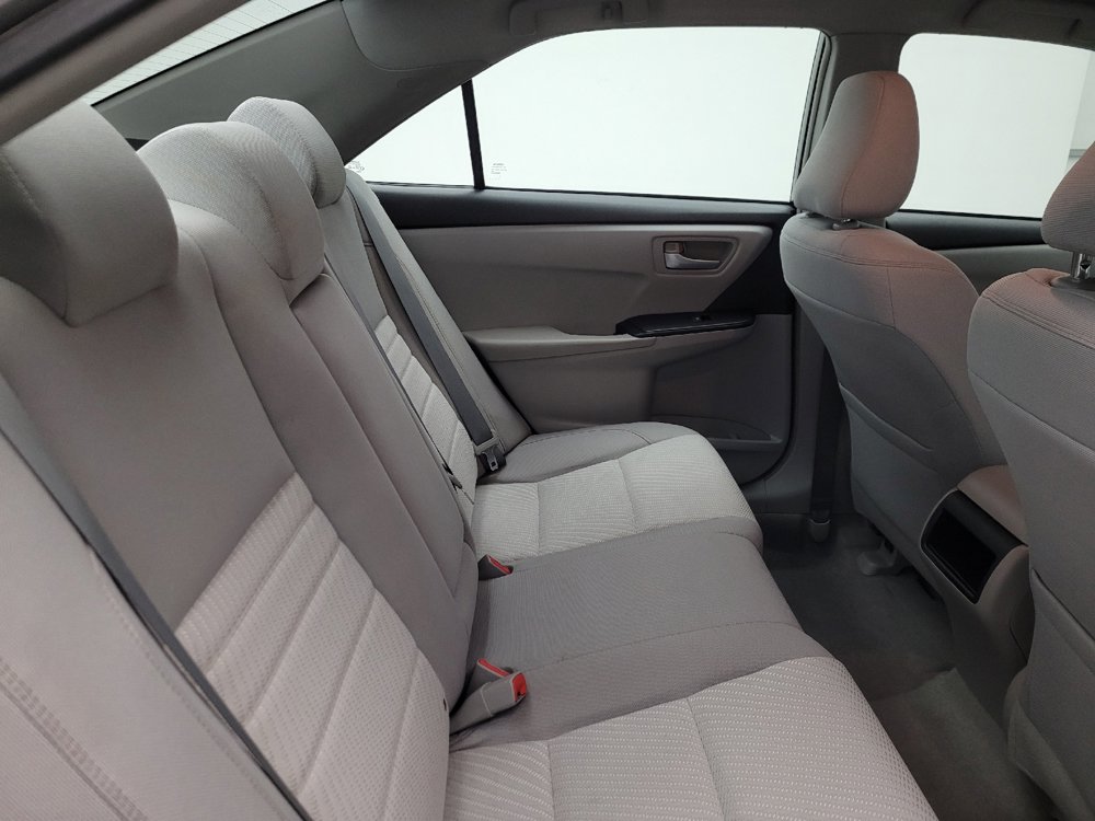 Used 2015 Toyota Camry LE FWD image 19