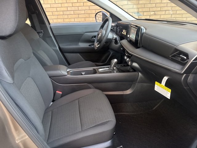 New 2025 Nissan Kicks S image 10