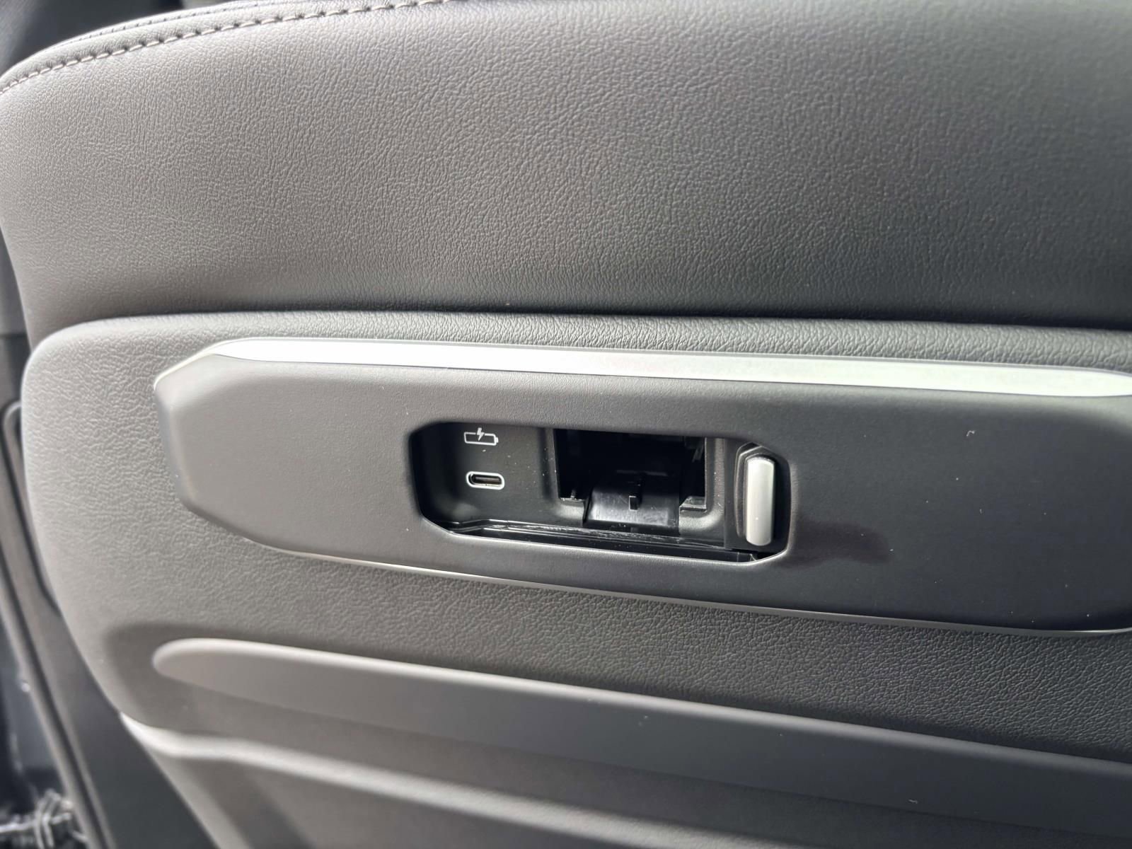 New 2026 BMW X5 xDrive50e image 34