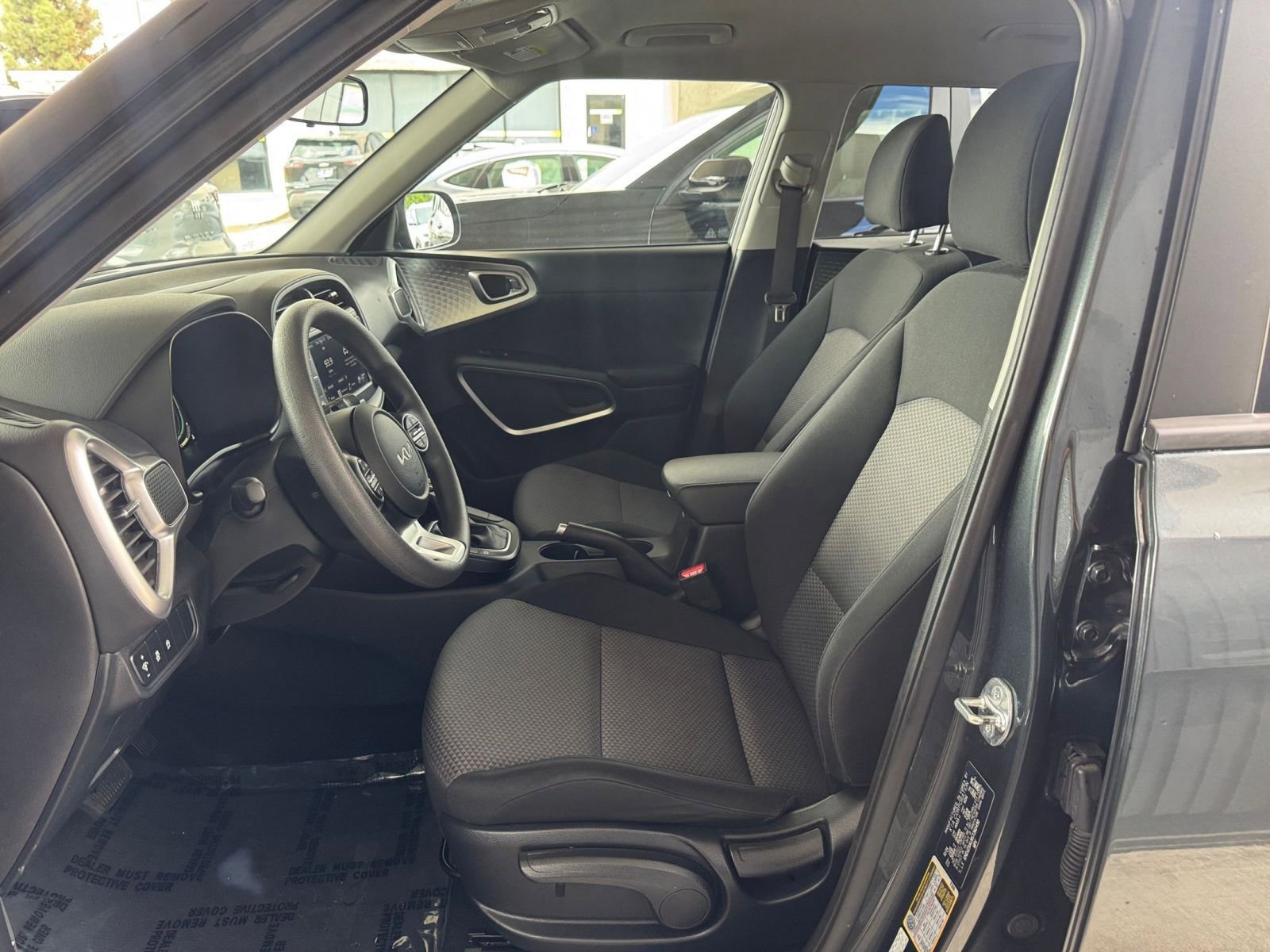 Used 2025 Kia Soul LX w/ LX Technology Package image 24