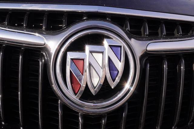 Used 2020 Buick Envision Premium w/ LPO, Road Trip Package image 44