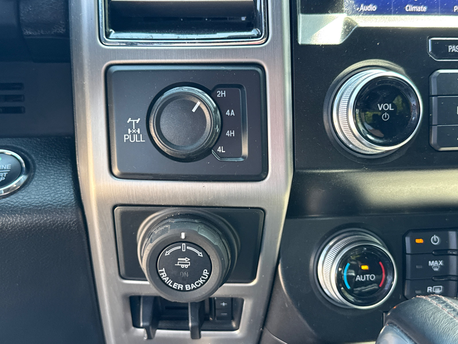 Used 2020 Ford F150 Platinum w/ Equipment Group 701A Luxury AWD/4WD image 15