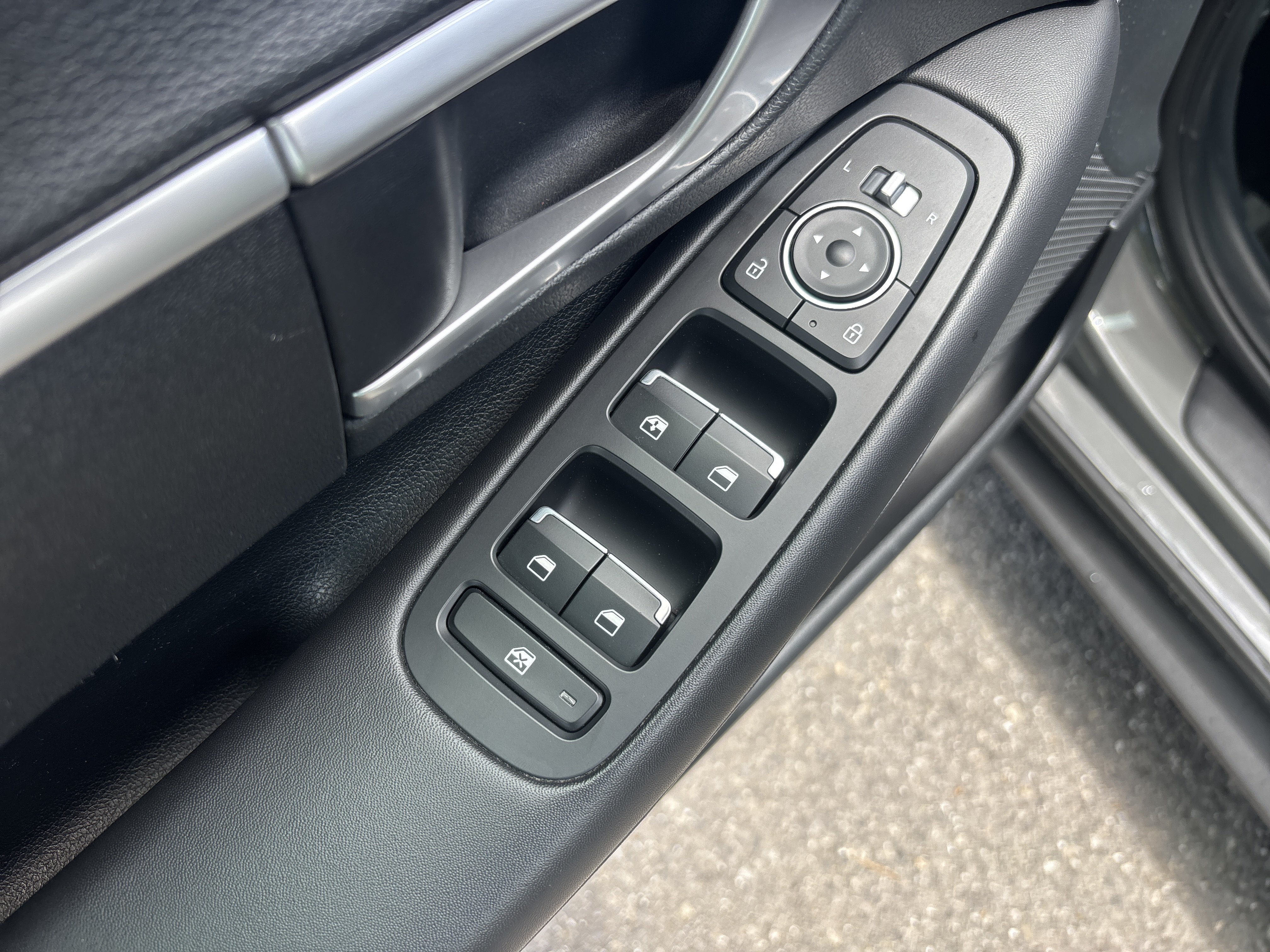 Used 2022 Hyundai Sonata SE FWD image 17