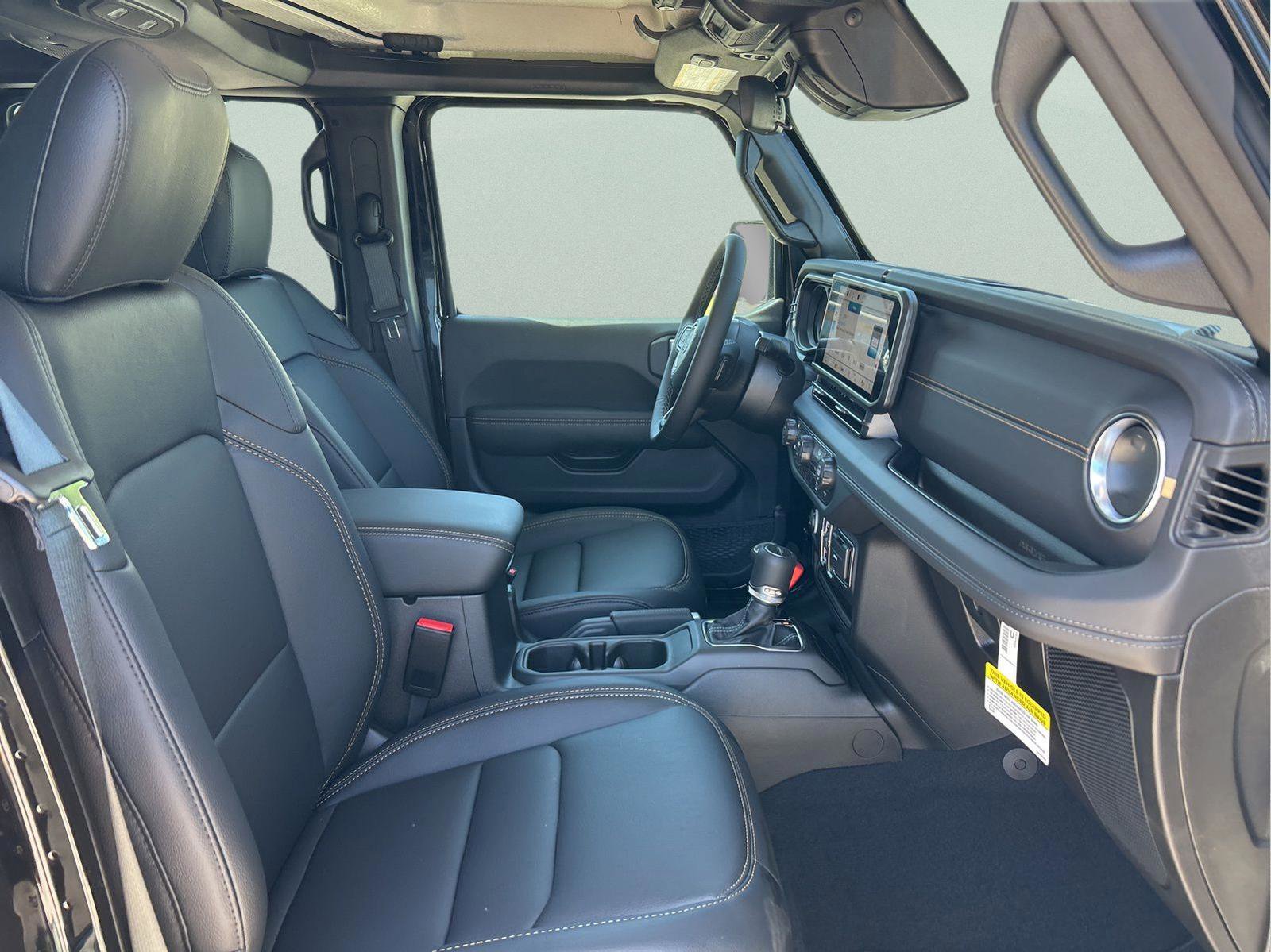 New 2026 Jeep Gladiator Sport AWD/4WD image 14
