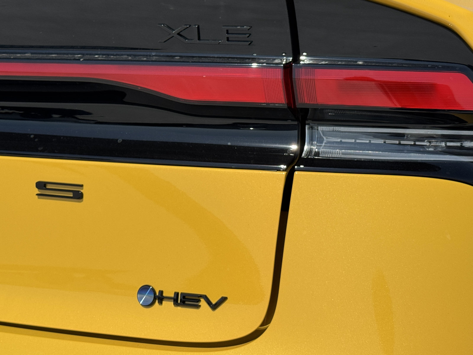 New 2027 Toyota Prius FWD image 14