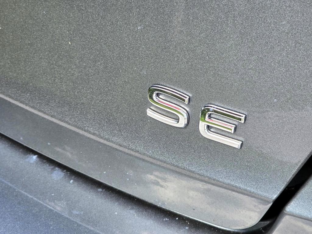 Used 2024 Volkswagen Jetta SE w/ Panoramic Sunroof Package image 8