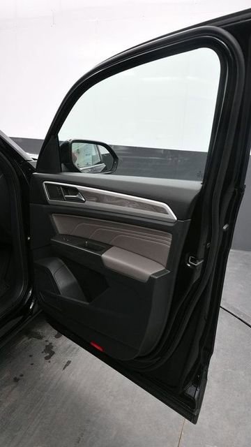 Used 2022 Volkswagen Atlas Cross Sport SE AWD/4WD image 9