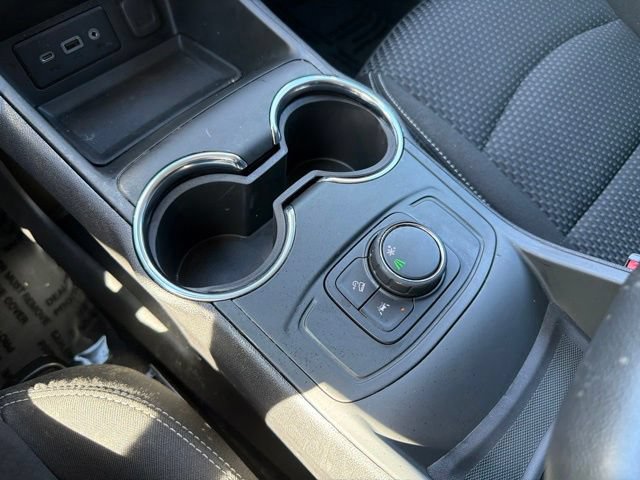 Used 2024 GMC Terrain SLE FWD image 29