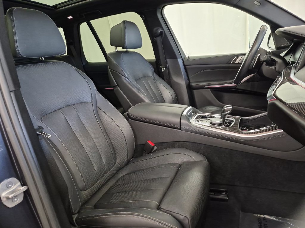Used 2021 BMW X5 M50i AWD/4WD image 34