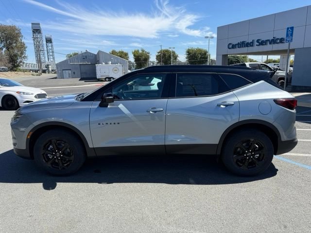 New 2026 Chevrolet Blazer LT w/ Sound & Technology Package AWD/4WD image 13