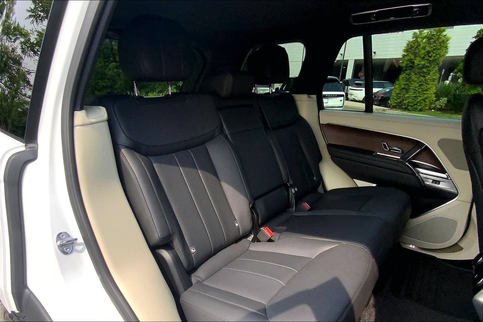 Used 2023 Land Rover Range Rover SE AWD/4WD image 19