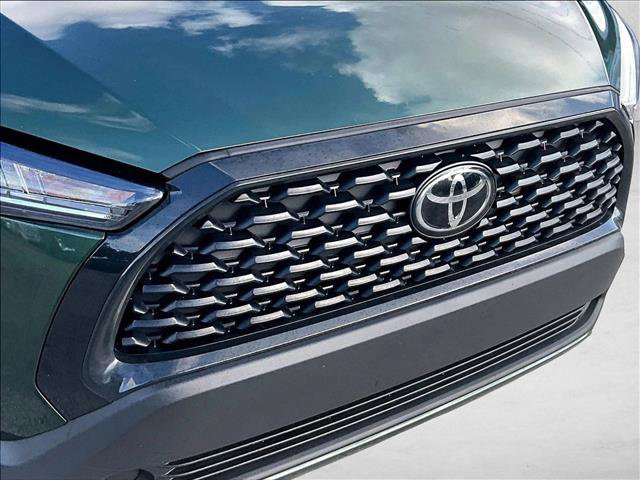 Used 2025 Toyota Corolla Cross LE FWD image 29