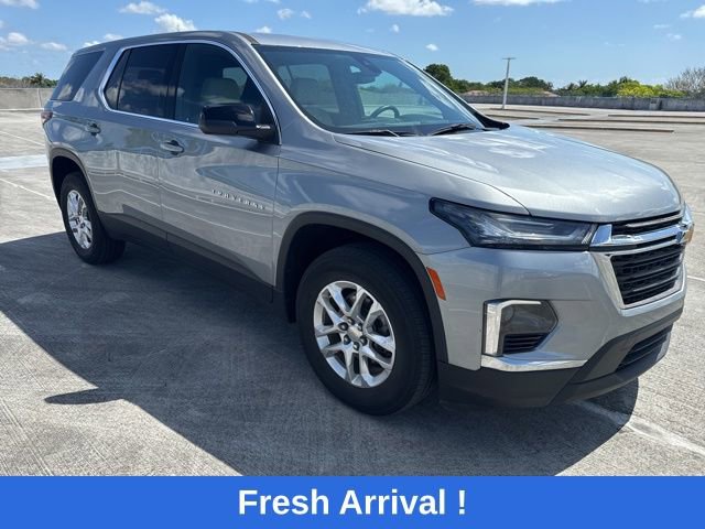 Used 2023 Chevrolet Traverse LS FWD image 12