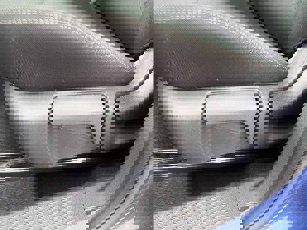 Used 2023 Nissan Rogue S image 17