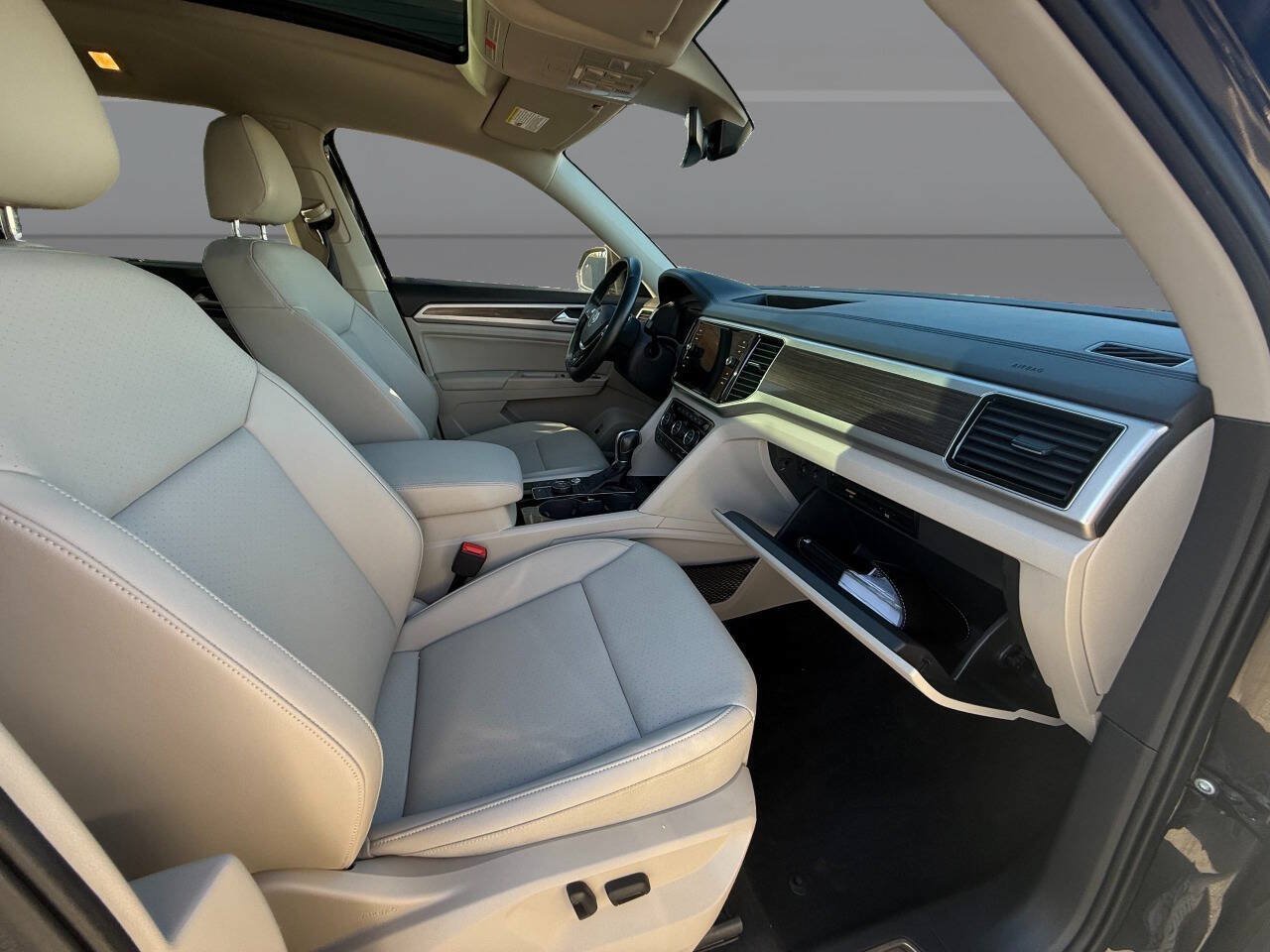 Used 2019 Volkswagen Atlas SEL R-Line AWD/4WD image 39