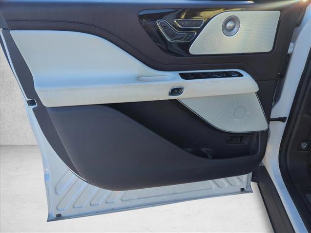 Used 2024 Lincoln Aviator Black Label image 9