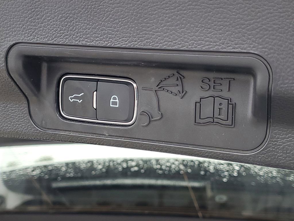 Used 2023 Ford Explorer ST-Line w/ Class IV Trailer Tow Package image 9