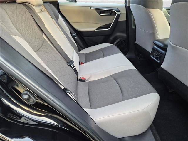 Used 2025 Toyota RAV4 XLE FWD image 18