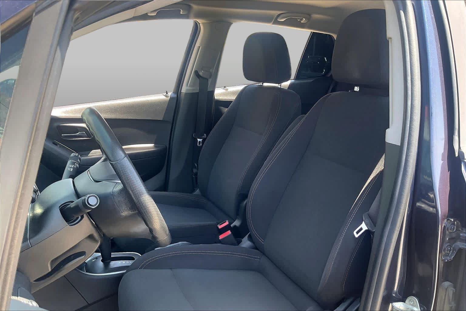 Used 2019 Chevrolet Trax LS w/ Tint and Cruise Package FWD image 8