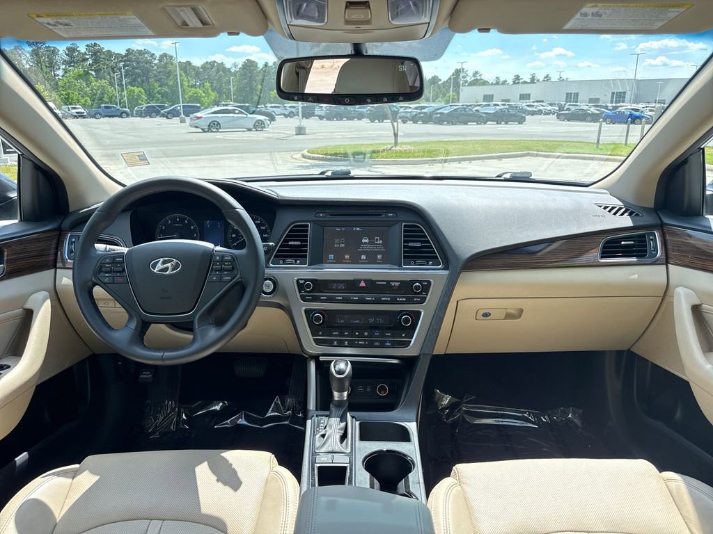 Used 2017 Hyundai Sonata Limited image 16