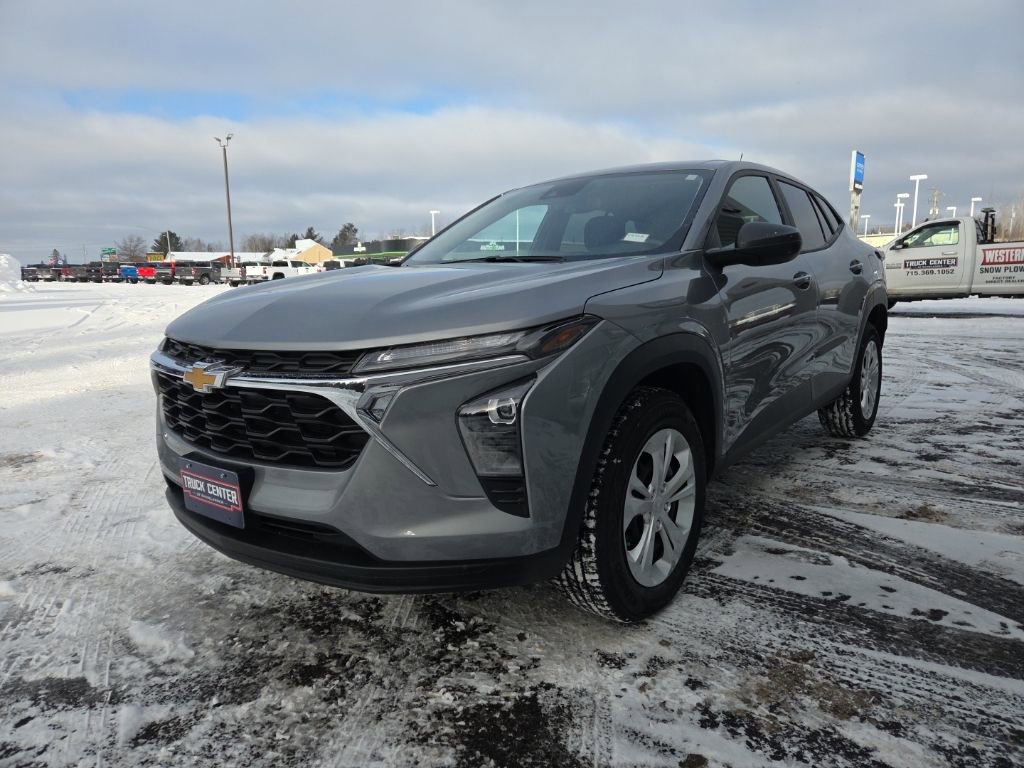 Used 2024 Chevrolet Trax LS image 7