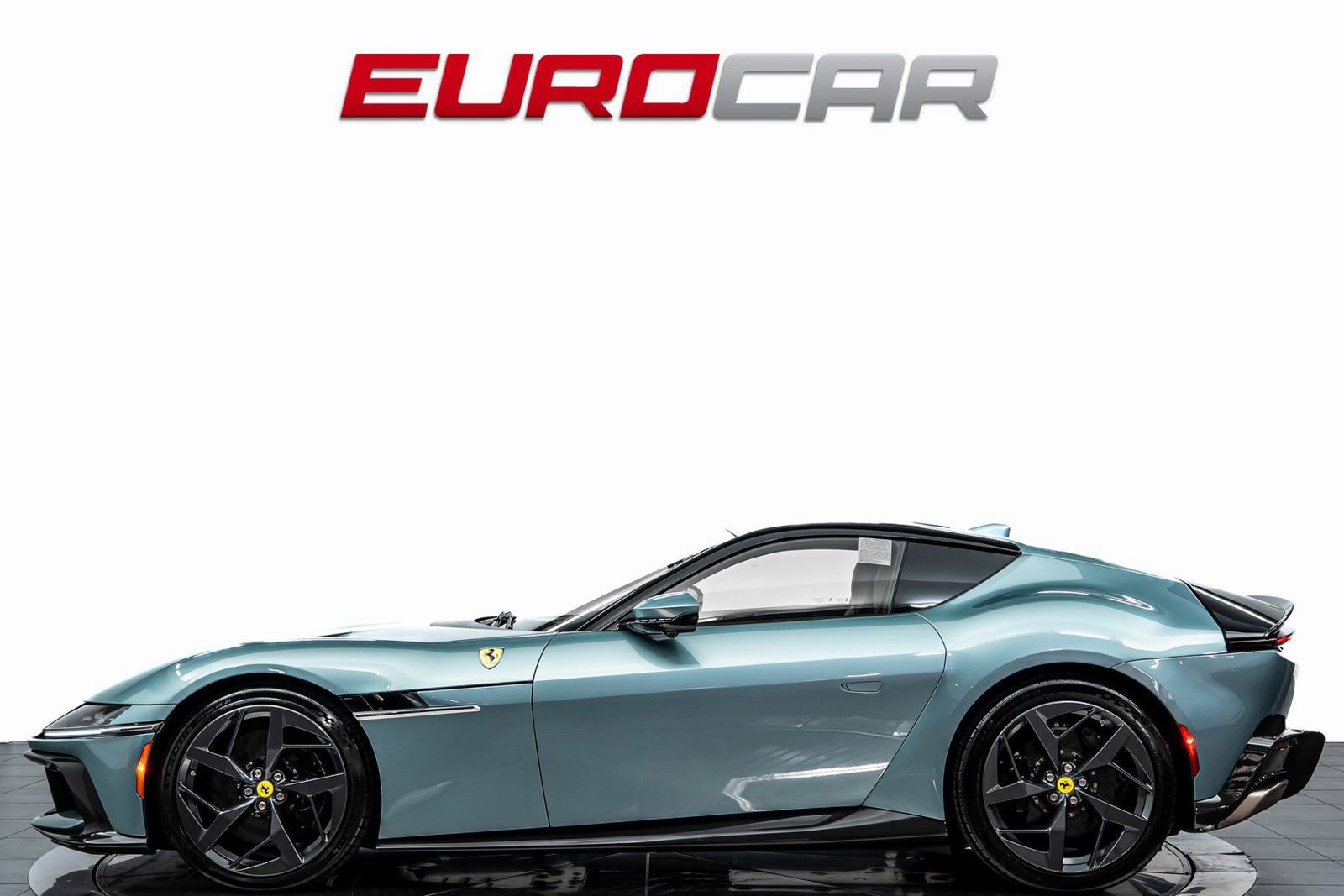 Used 2025 Ferrari 12Cilindri image 2