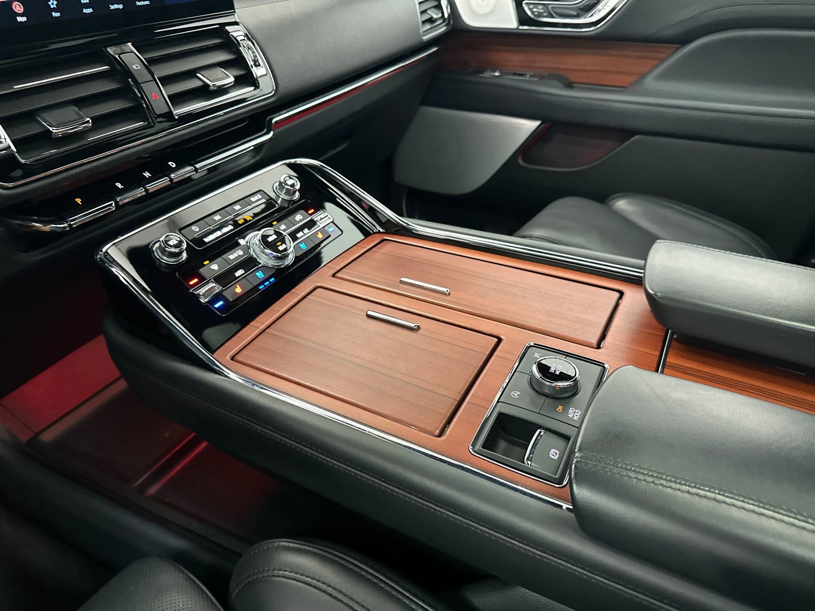 Used 2024 Lincoln Navigator Reserve image 35