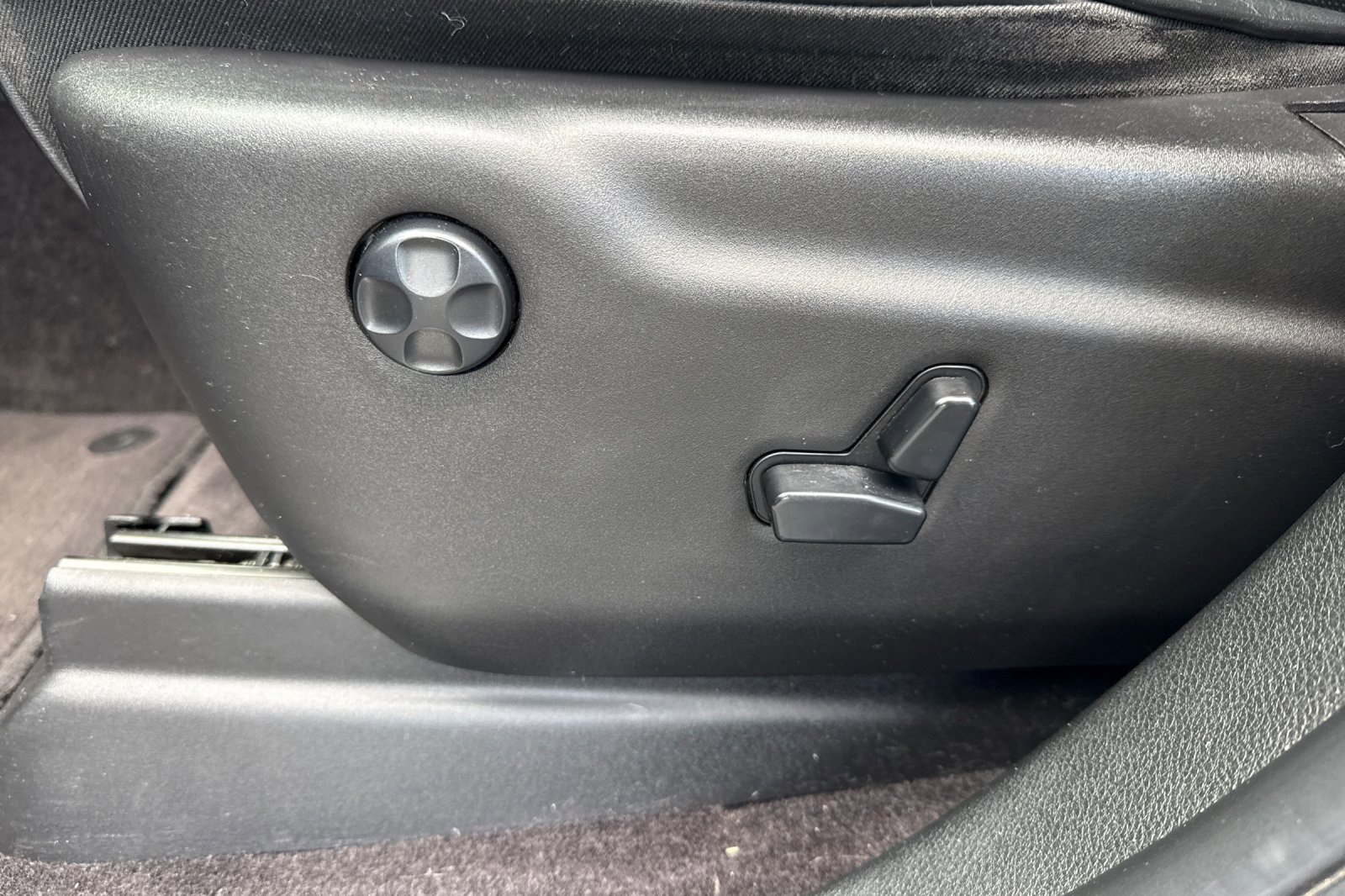Used 2016 Jeep Grand Cherokee High Altitude RWD image 14
