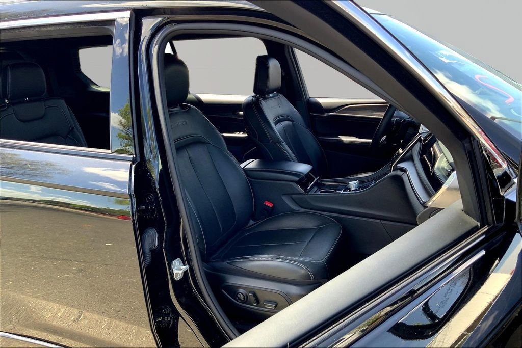 Used 2023 Jeep Grand Cherokee L Overland image 21