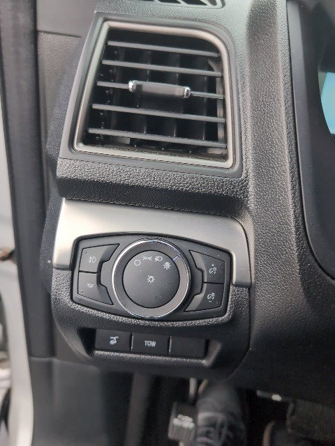 Used 2018 Ford Explorer XLT w/ Equipment Group 201A image 20