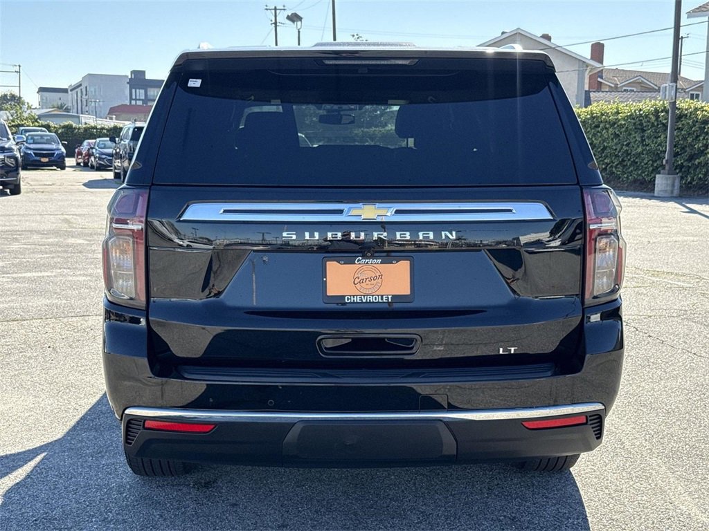 Used 2024 Chevrolet Suburban LT image 4