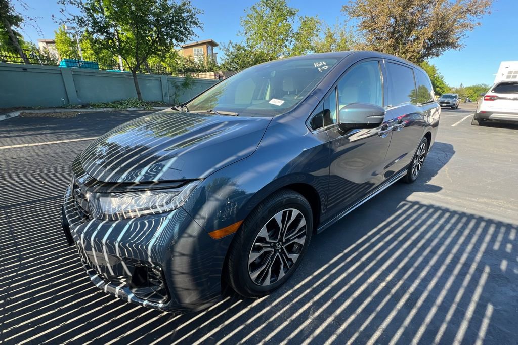Certified 2025 Honda Odyssey Elite image 2