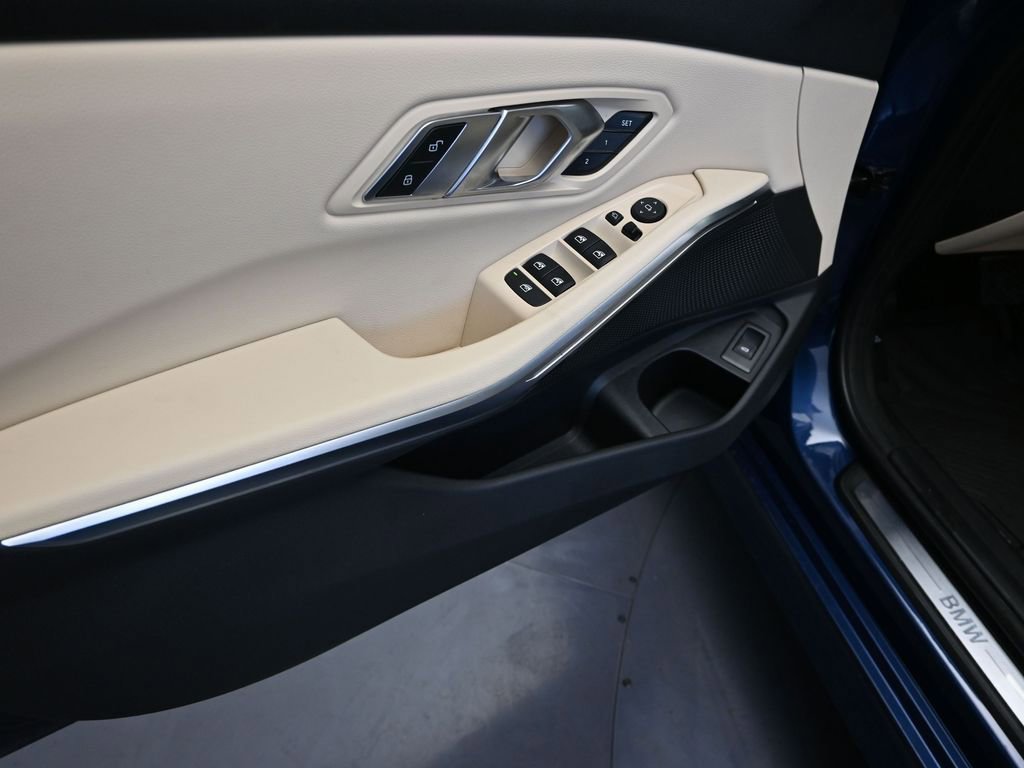 Used 2022 BMW 330i Sedan w/ Premium Package 2 image 11