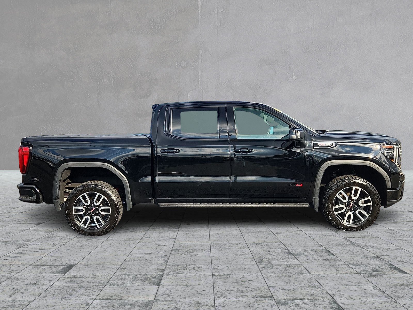 Certified 2024 GMC Sierra 1500 AT4 w/ Technology Package AWD/4WD image 7