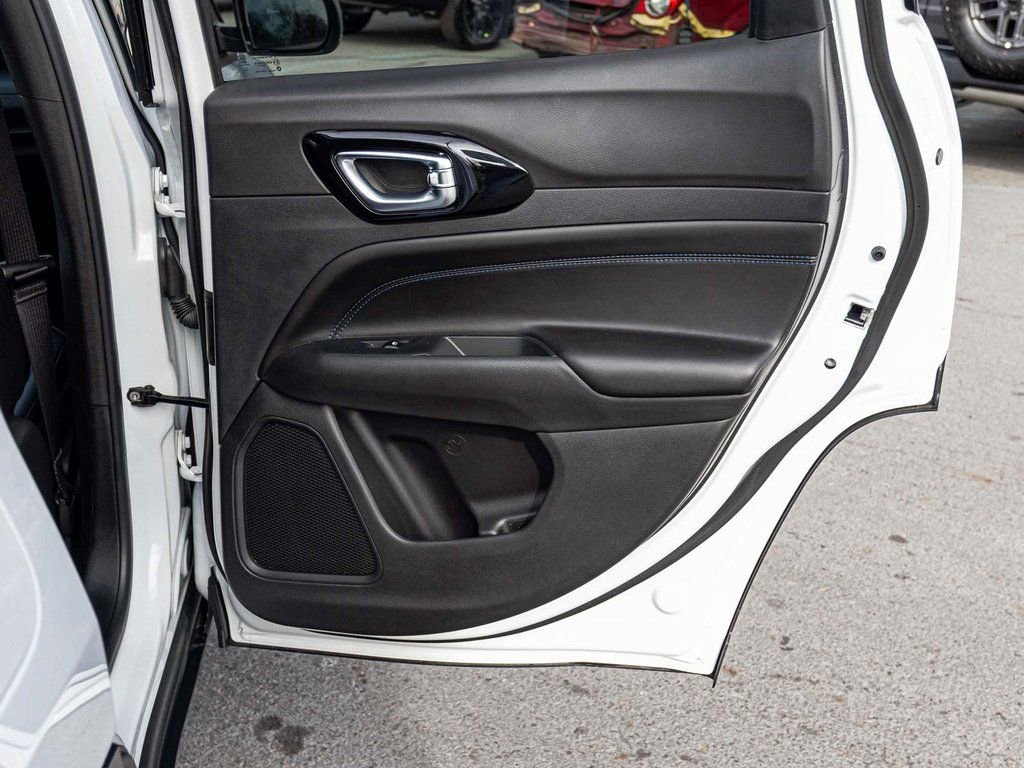 New 2026 Jeep Compass Limited image 9