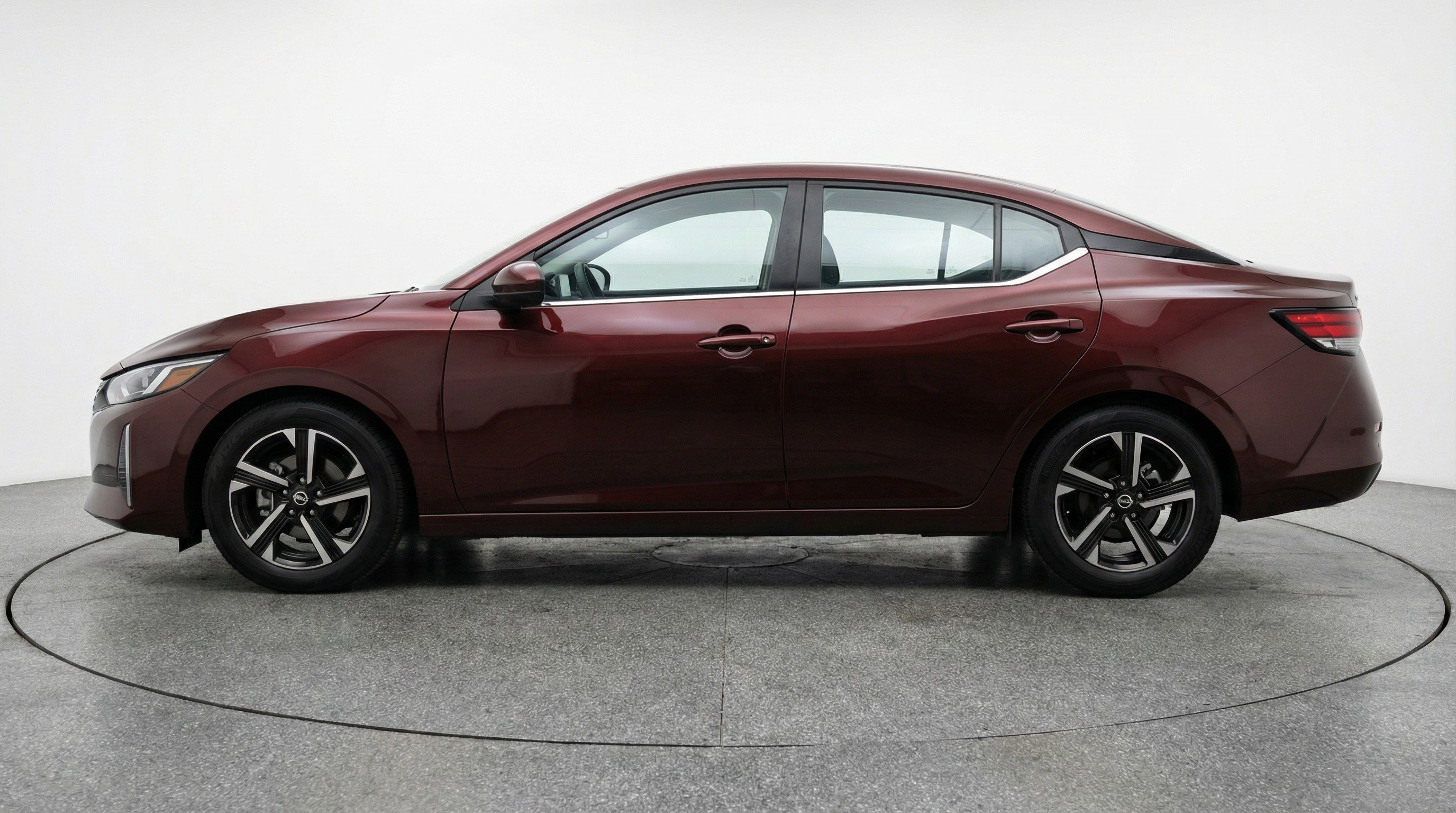 Used 2025 Nissan Sentra SV image 5