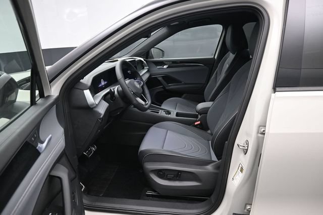 New 2026 Volkswagen Tiguan SE R-Line AWD/4WD image 9