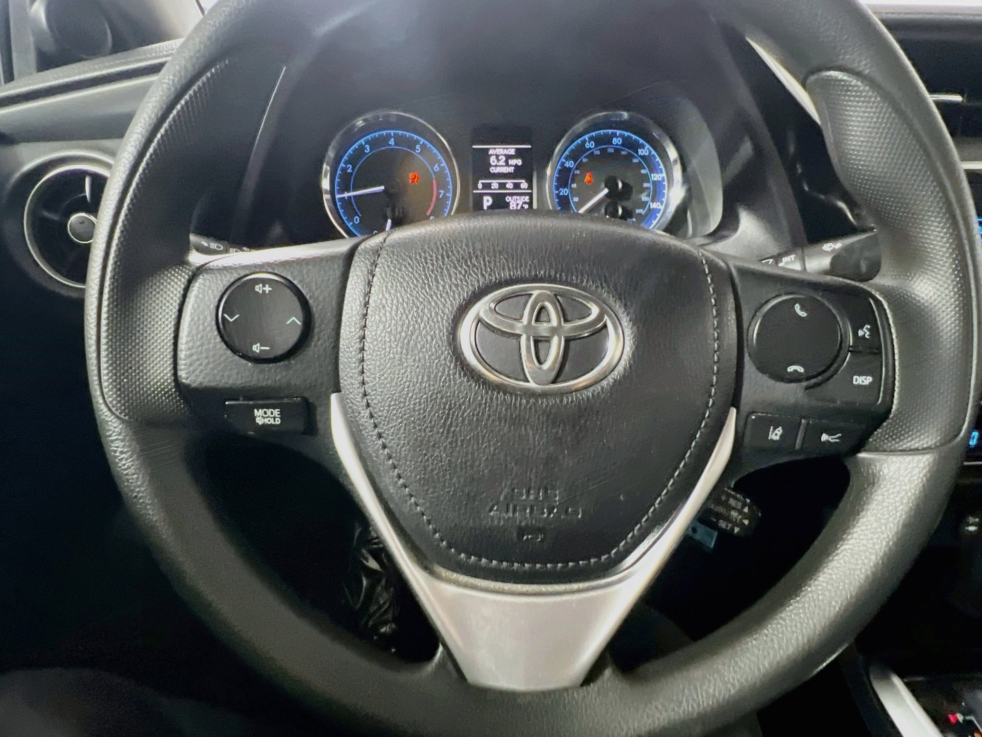 Used 2018 Toyota Corolla LE FWD image 18