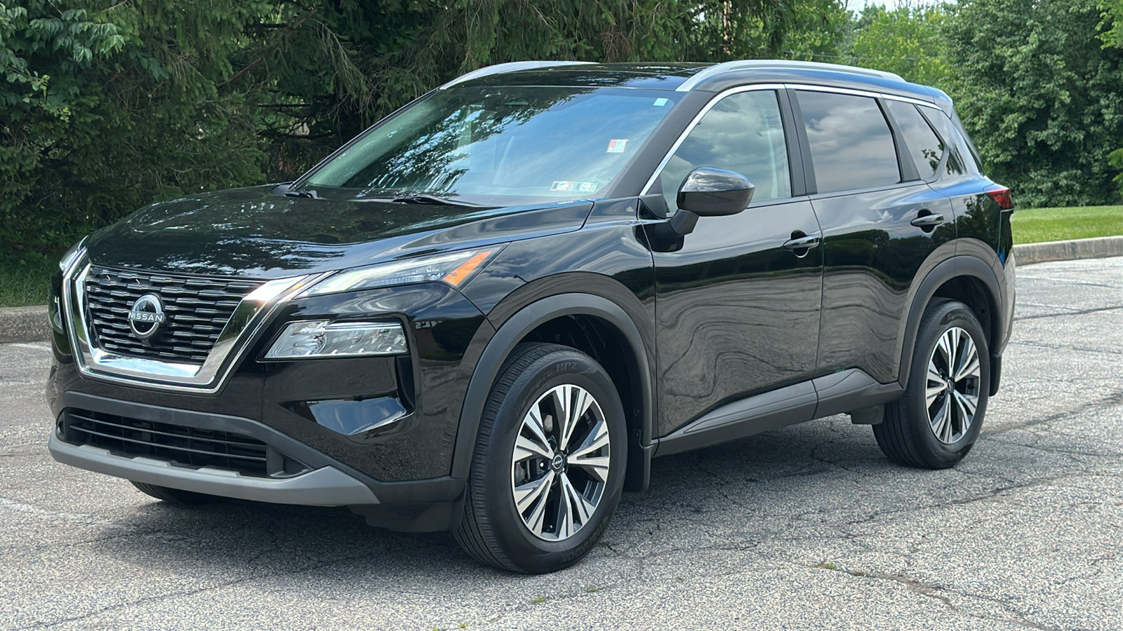 Certified 2023 Nissan Rogue SV w/ SV Premium B Package AWD/4WD image 2
