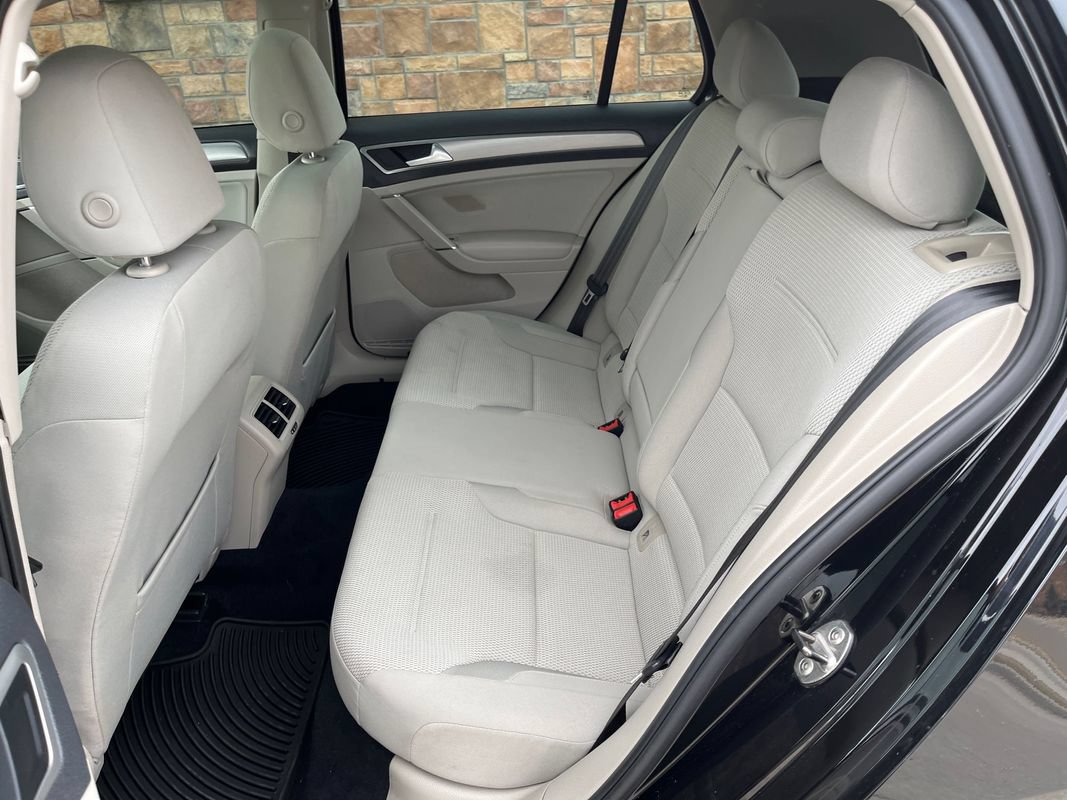 Used 2016 Volkswagen Golf S FWD image 14
