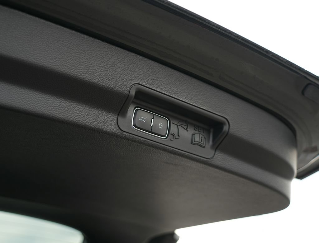 Used 2022 Ford Explorer XLT w/ Class IV Trailer Tow Package image 27