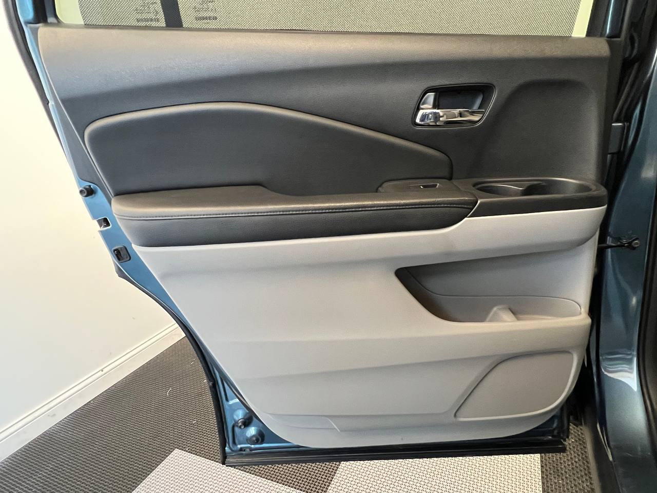 Used 2016 Honda Pilot Elite image 9