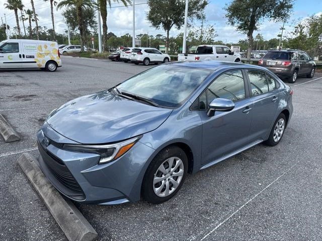 Used 2023 Toyota Corolla LE image 1