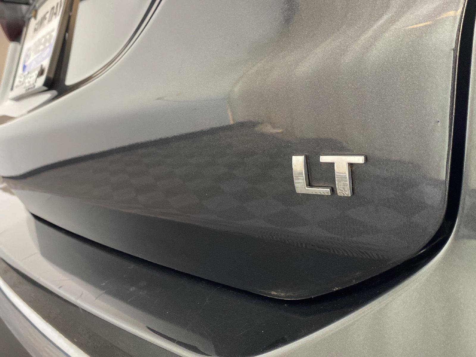 Used 2020 Chevrolet Equinox LT w/ Driver Convenience Package FWD image 23