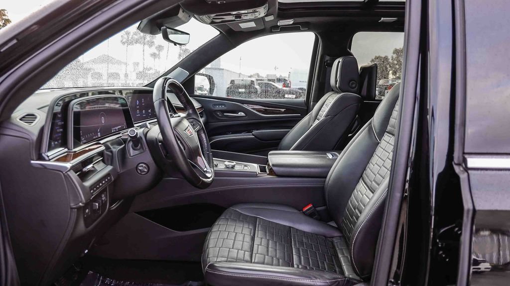 Used 2024 Cadillac Escalade ESV Premium Luxury Platinum AWD/4WD image 22